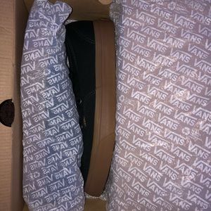 Black / Gum Authentic Vans Shoes